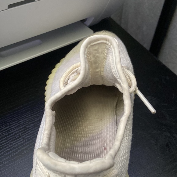 White yeezys - Picture 5 of 5
